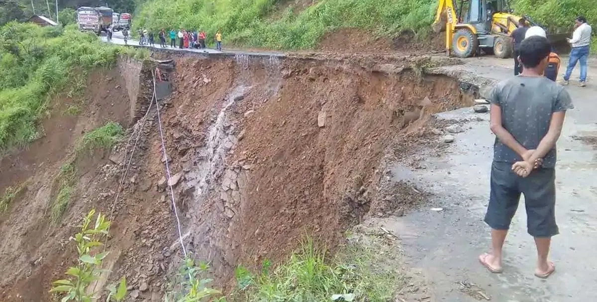 Manipur landslide 14 dead, over 60 feared trapped Update News 360